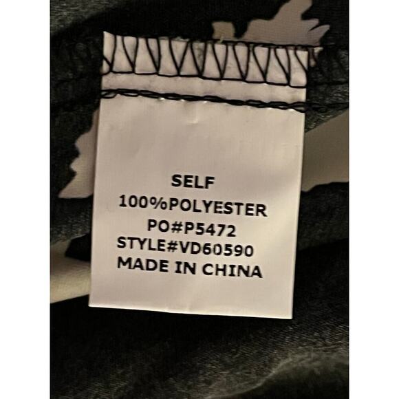 Vine & Love Women's off the shoulder layered dress. Black/white/tan. Size Small - Picture 9 of 9